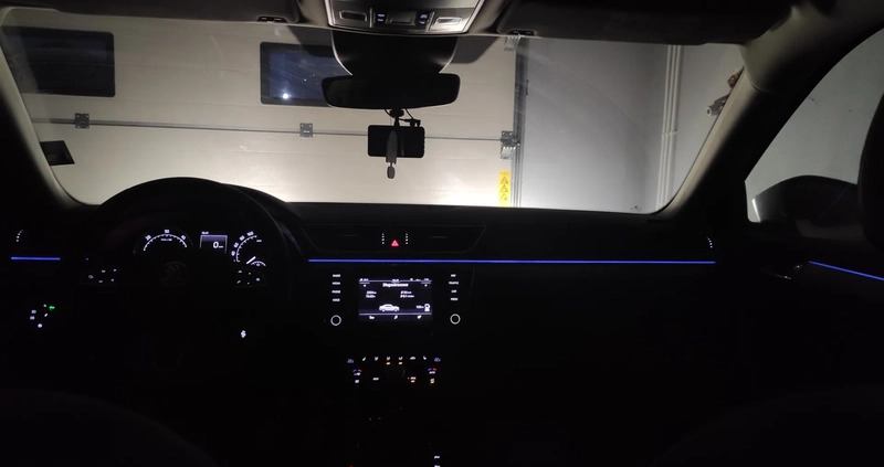 Skoda Superb cena 61999 przebieg: 239000, rok produkcji 2015 z Łosice małe 781
